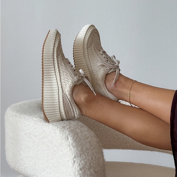 Dolce Vita Dolen Sneakers in Sandstone Knit color
Size 8.5 - Picture 4 of 13